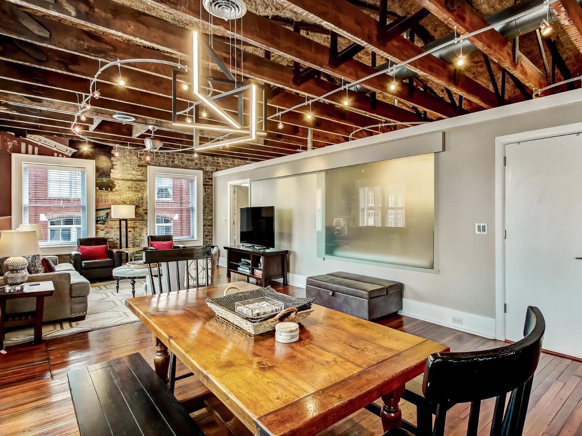 Broughton Corner Loft Apartment Savannah Bagian luar foto